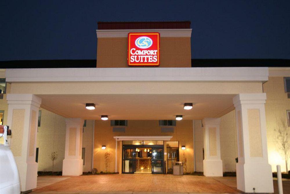 Comfort Suites Bloomington I-55 And I-74 Exterior photo